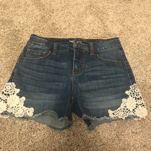 Kids lace jean shorts